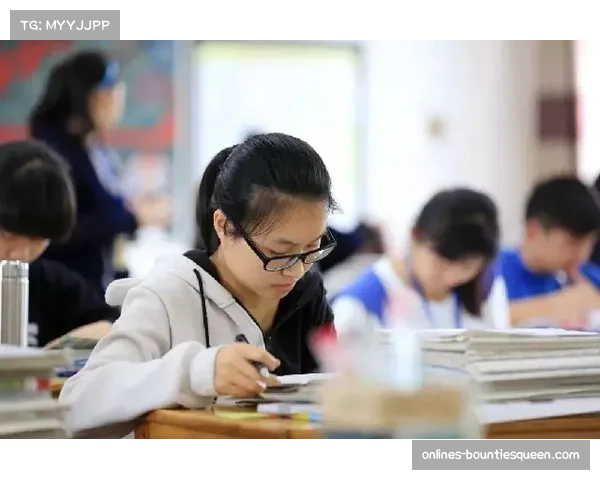 从错误中学习：博洛尼亚年轻中卫如何调整防守动作避免送点